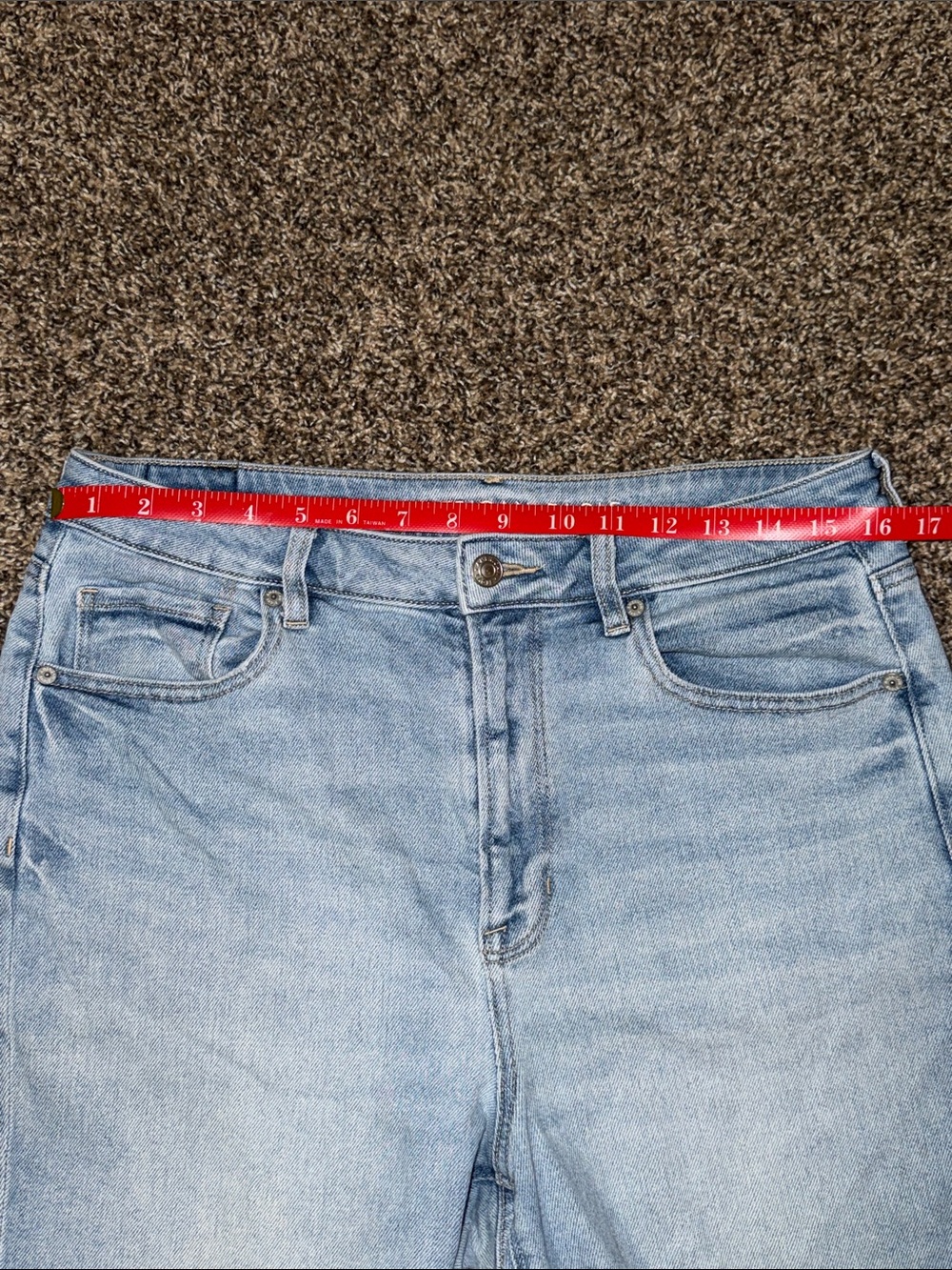 American Eagle Mom Straight Jean size 12 Regular - Picture 10 of 11